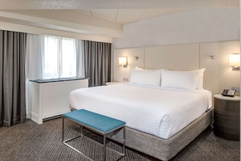 Superior Room, 1 King Bed (Preferred Corner King with Sofabed)