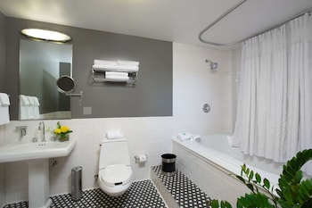 Suite, 1 King Bed (One Bedroom Loft Suite King)