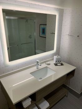 Deluxe Room, 1 King Bed