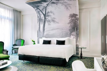 Family Suite, 1 King Bed with Sofa bed