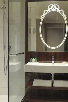 Family Suite, 1 King Bed with Sofa bed
