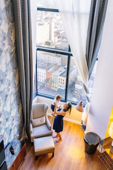Suite, 2 Bedrooms, City View (Corner)