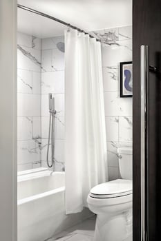 Deluxe Room, 2 Queen Beds (Mobility Accessible, Tub)