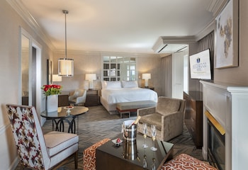 Suite, Fireplace