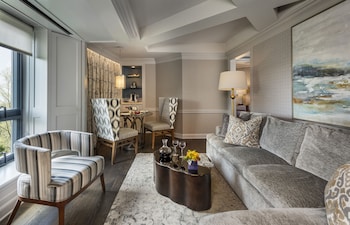 Suite, Fireplace