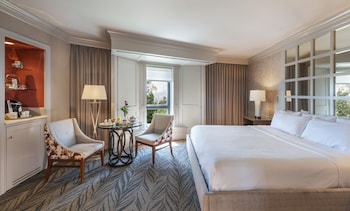Standard Room, 1 King Bed