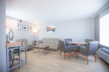 Suite, 1 King Bed (Parlour)