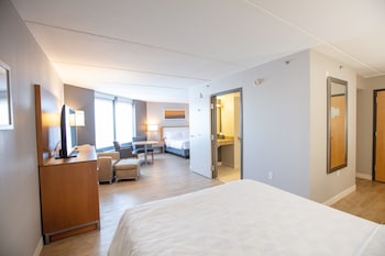 Standard Room, 2 Double Beds, Roll-in Shower (Mobility, Roll-In Shower)