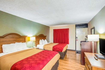 Room, 2 Queen Beds, Smoking