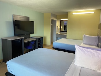 Standard Double Room, 2 Double Beds, Non Smoking