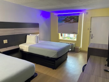 Standard Double Room, 2 Double Beds, Non Smoking
