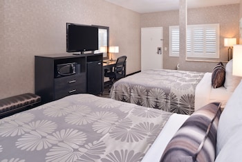 Standard Room, 2 Queen Beds, Non Smoking, Refrigerator & Microwave (with Sofabed)