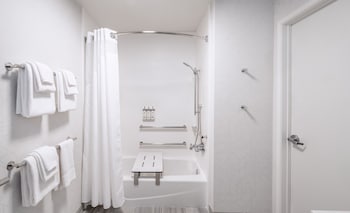 Standard Room, 2 Queen Beds, Accessible Bathtub, Kitchenette