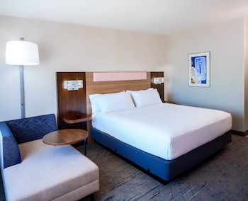 Standard Room, 1 King Bed, Accessible Bathtub (Mobility)