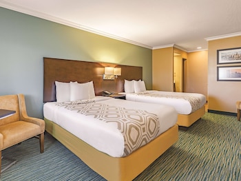 Deluxe Room, 2 Queen Beds, Non Smoking