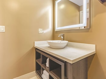 Superior Room, 2 Queen Beds, Non Smoking (Full Kitchen)