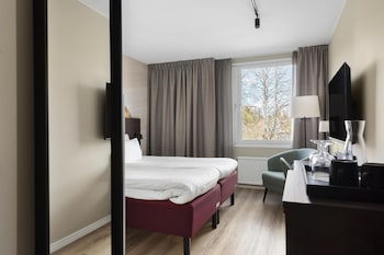Classic Room, 1 King Bed, Non Smoking
