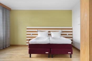 Suite, 1 King Bed, Non Smoking (Living Room;with Sofabed)
