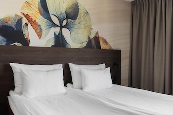 Classic Room, 1 King Bed, Non Smoking