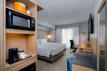 Room, 1 King Bed, Accessible Bathtub