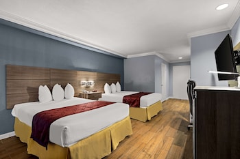 Standard Room, 2 Double Beds, Non Smoking, Balcony