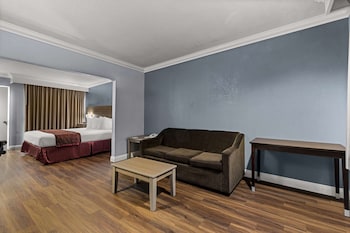 Suite, 1 King Bed, Non Smoking, Balcony