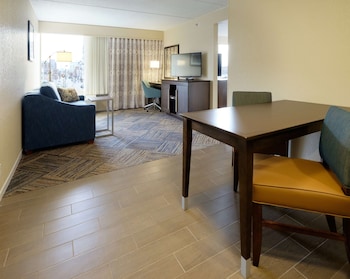Studio, 1 King Bed, Accessible
