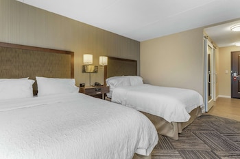 Room, 2 Queen Beds, Accessible, Bathtub (Mobility & Hearing)