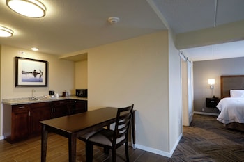Studio, 1 King Bed, Kitchenette