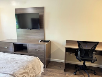 Signature Room, 1 King Bed, Non Smoking