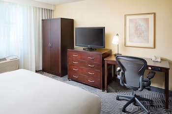 One King Bed, Non-Smoking, Accessible