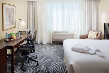 Room, 2 Queen Beds, Non Smoking (Treat Yourself Amenity)