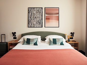 Medium Room