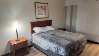 Single Room, 1 Queen Bed