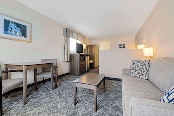Suite, 1 King Bed, Non Smoking, Refrigerator & Microwave