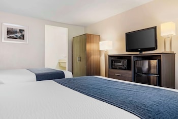 Standard Room, 2 Queen Beds, Non Smoking, Microwave