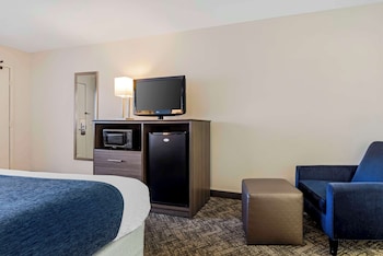 Standard Room, 1 King Bed, Non Smoking, Microwave