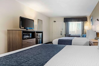 Standard Room, 2 Queen Beds, Non Smoking, Microwave