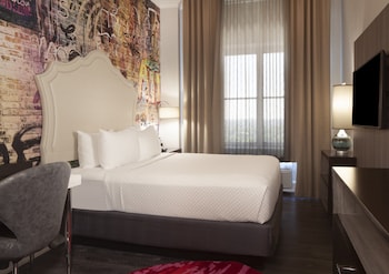 Standard Room, 1 King Bed