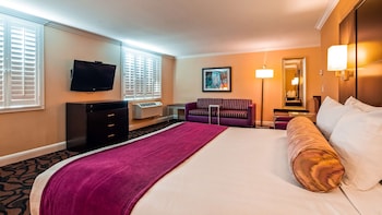 Standard Room, 1 King Bed, Non Smoking, Refrigerator & Microwave