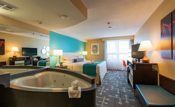 Deluxe Room, 1 King Bed, Non Smoking, Hot Tub