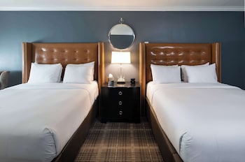 Room, 2 Queen Beds, Accessible (Roll In Shower, Oversized)