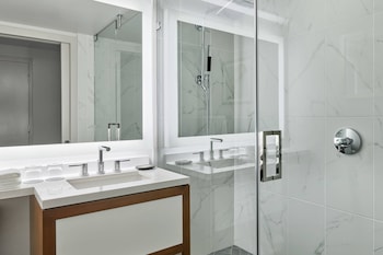 Superior Room, 1 King Bed (Hearing Accessible)