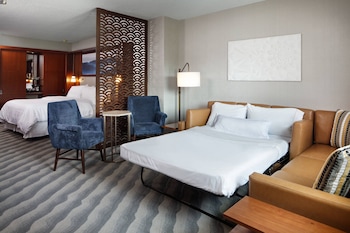 Junior Suite, 1 King Bed with Sofa bed