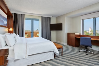 Deluxe Room, 1 King Bed