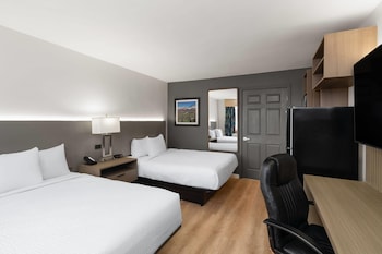 Room, 2 Queen Beds, Mobility Accessible, Non Smoking (Roll-in Shower)