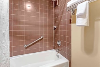 Suite, 2 Queen Beds, Non Smoking, Kitchen (with Sofabed)