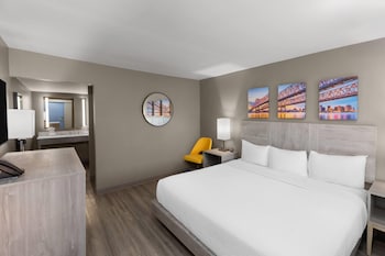 Room, 1 King Bed, Hearing Accessible, Non Smoking (Mobility, Roll-in Shower)