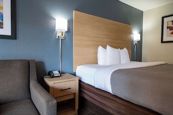 Standard Room, 1 King Bed, Smoking