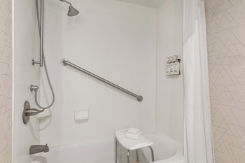 Standard Room, 1 Queen Bed, Accessible (Communication, Accessible Tub)